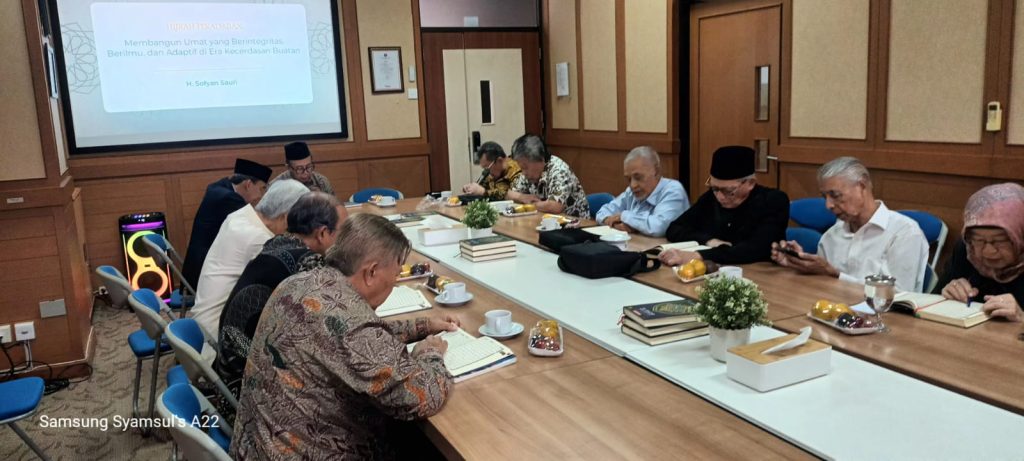 “Menyongsong Masa Depan: Sekolah Pascasarjana Gelar Pengajian Rutin Guru Besar tentang “Hijrah Peradaban” di Era AI”