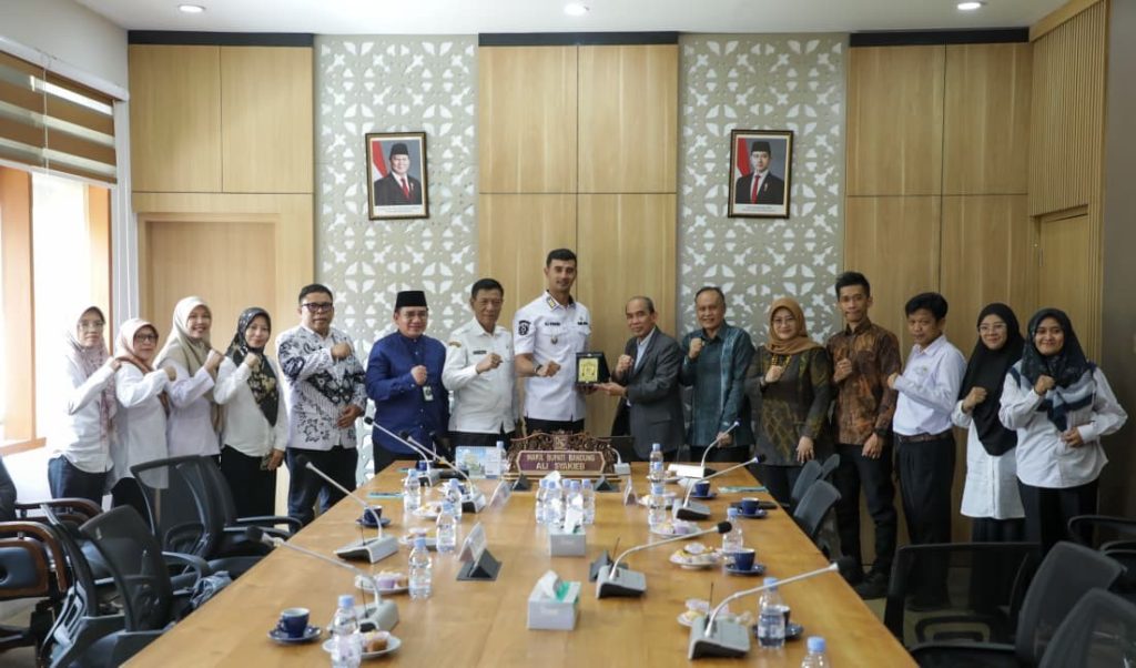 “Perkuat SDM dan Kualitas Pendidikan, SPs UPI dan Pemkab Bandung Mantapkan Kerjasama Tridarma serta Program Beasiswa BESTI”